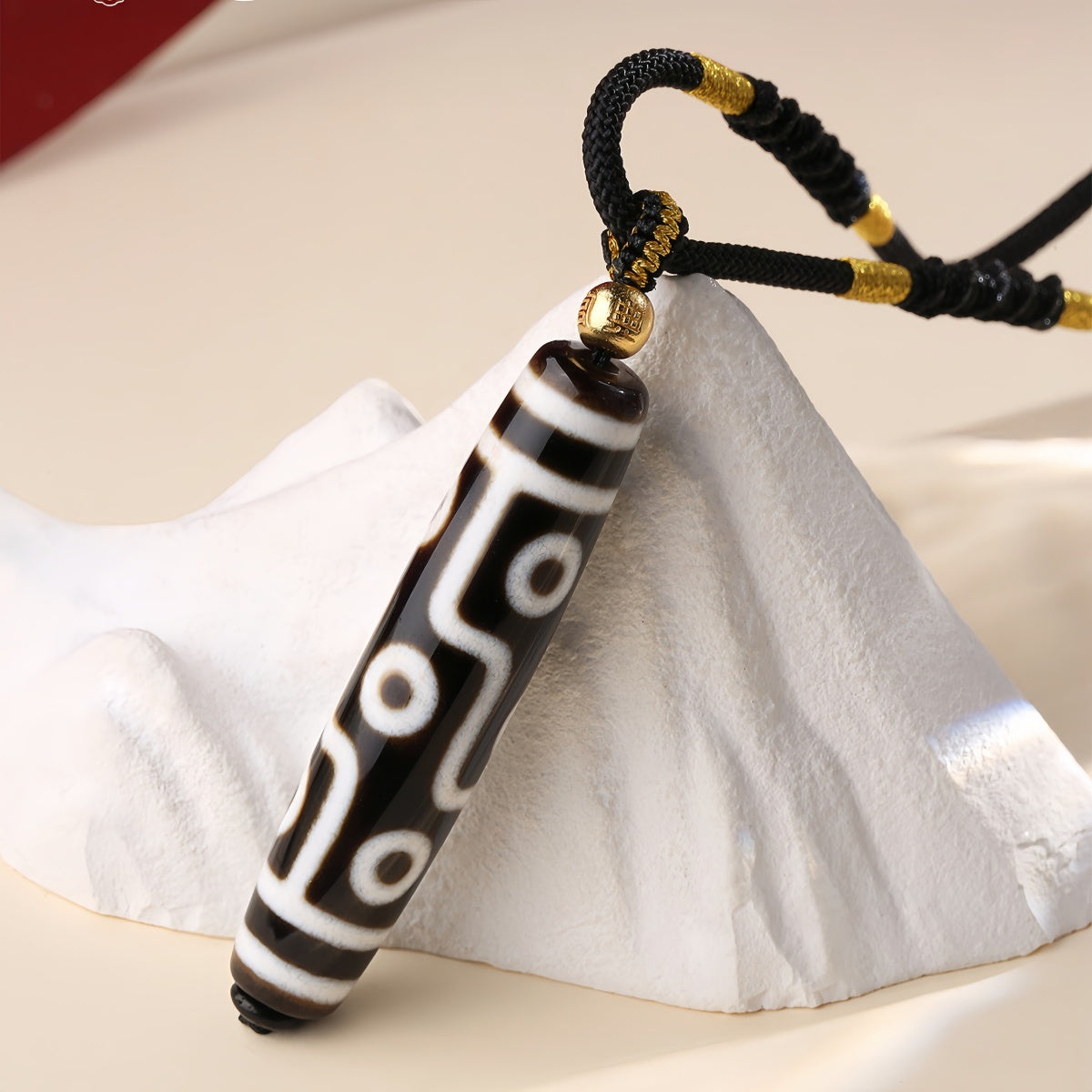 九眼玛瑙天珠吊坠